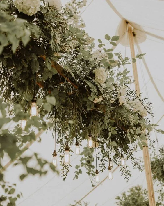 Foliage and garlands galore